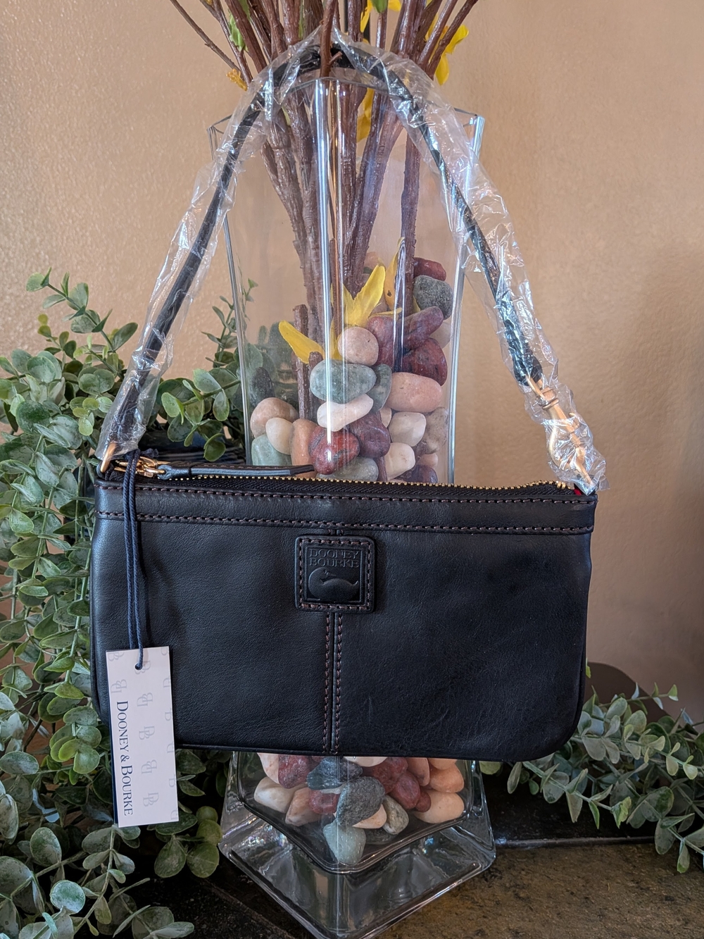 NWT! Dooney & Bourke Large Black Florentine Leather Wristlet